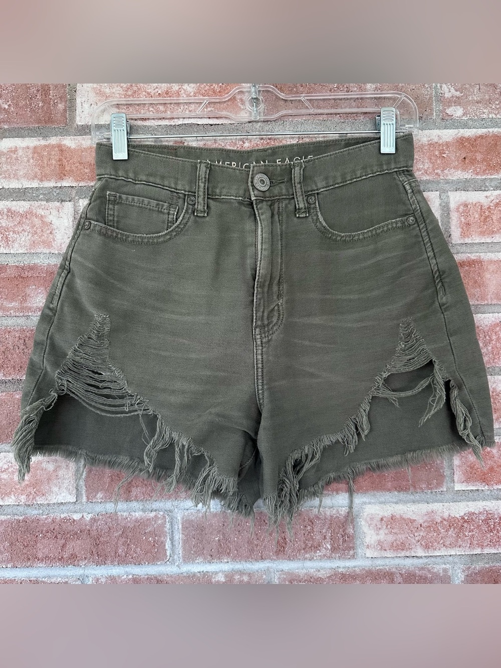 American Eagle Highest Rise Mom Shorts Gray Distressed Women’s 2 Ripped Jean